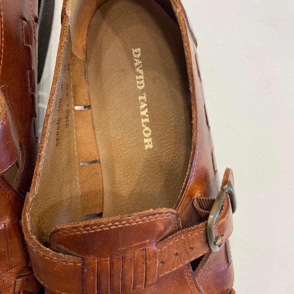 David Taylor, men’s size 10 brown woven leather dress sandal with buckle - Picture 6 of 7